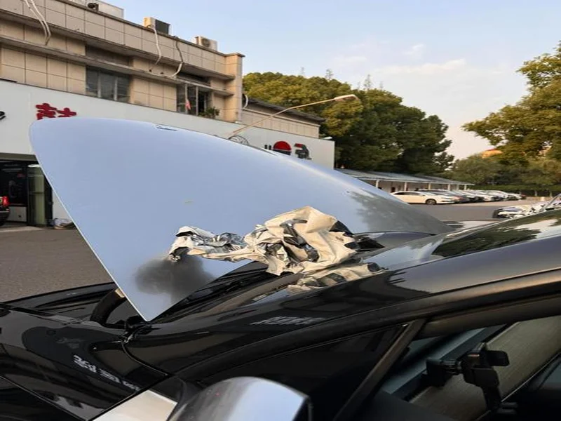 穆德里克因车窗贴膜颜色过深被拦下后,被发现禁驾期内驾驶